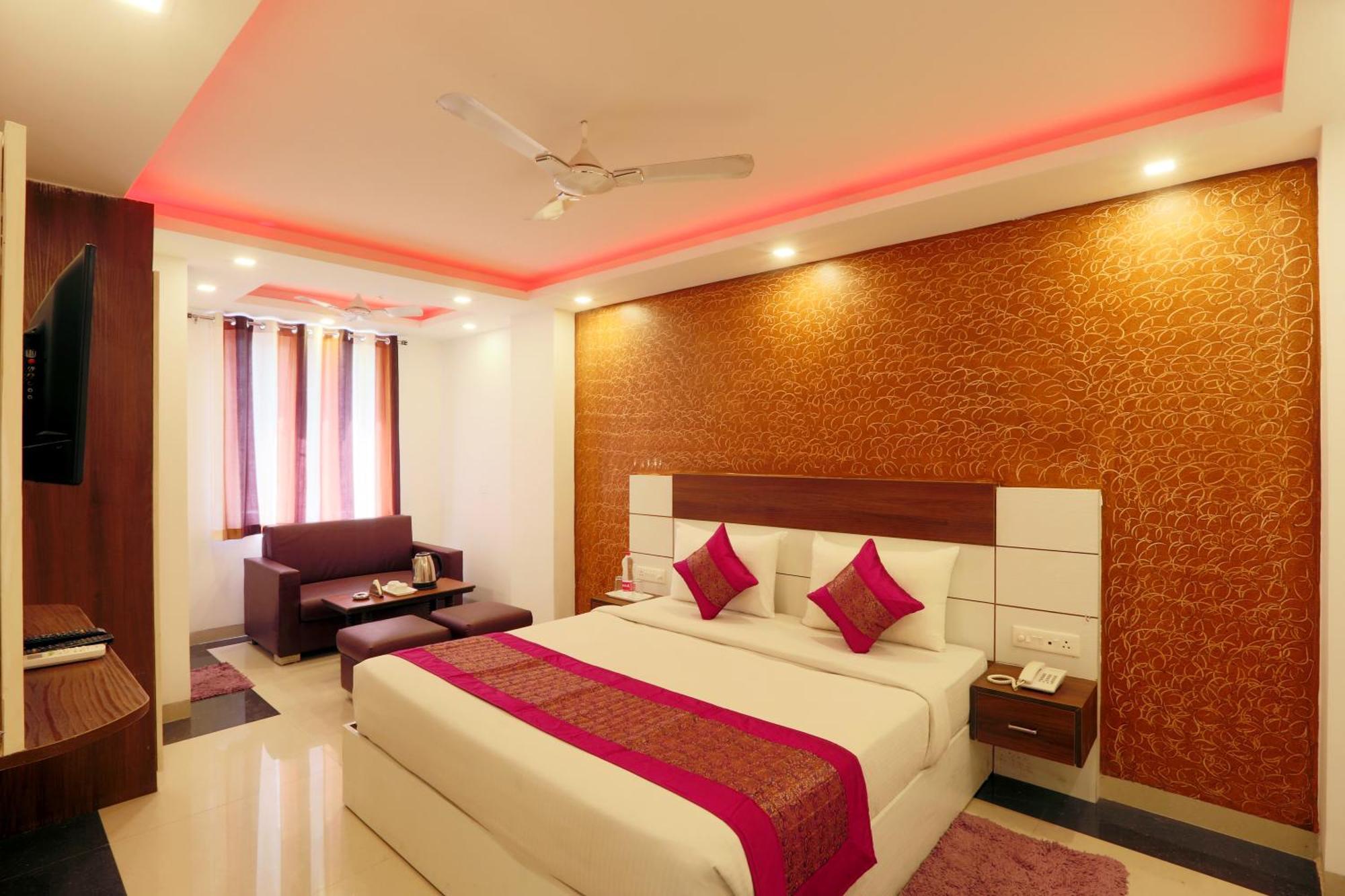Hotel Sky Wood At Airport Neu-Delhi Exterior foto